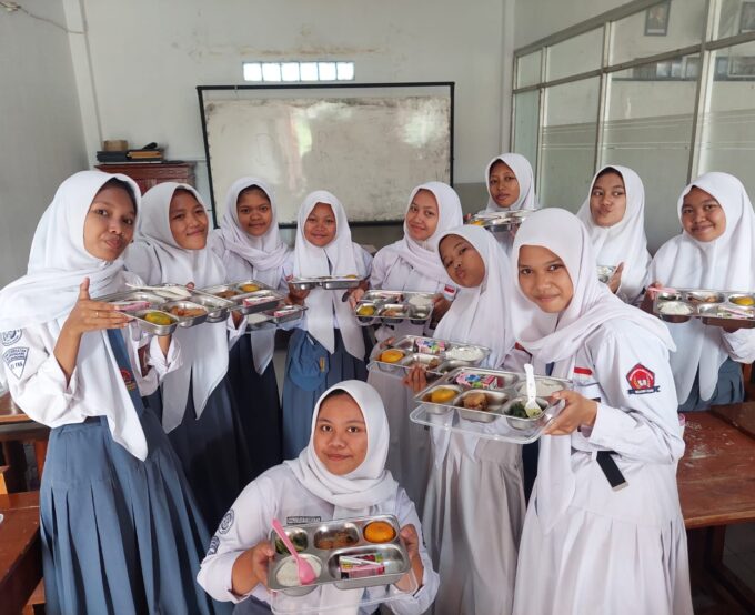 MAKAN BERGIZI GRATIS